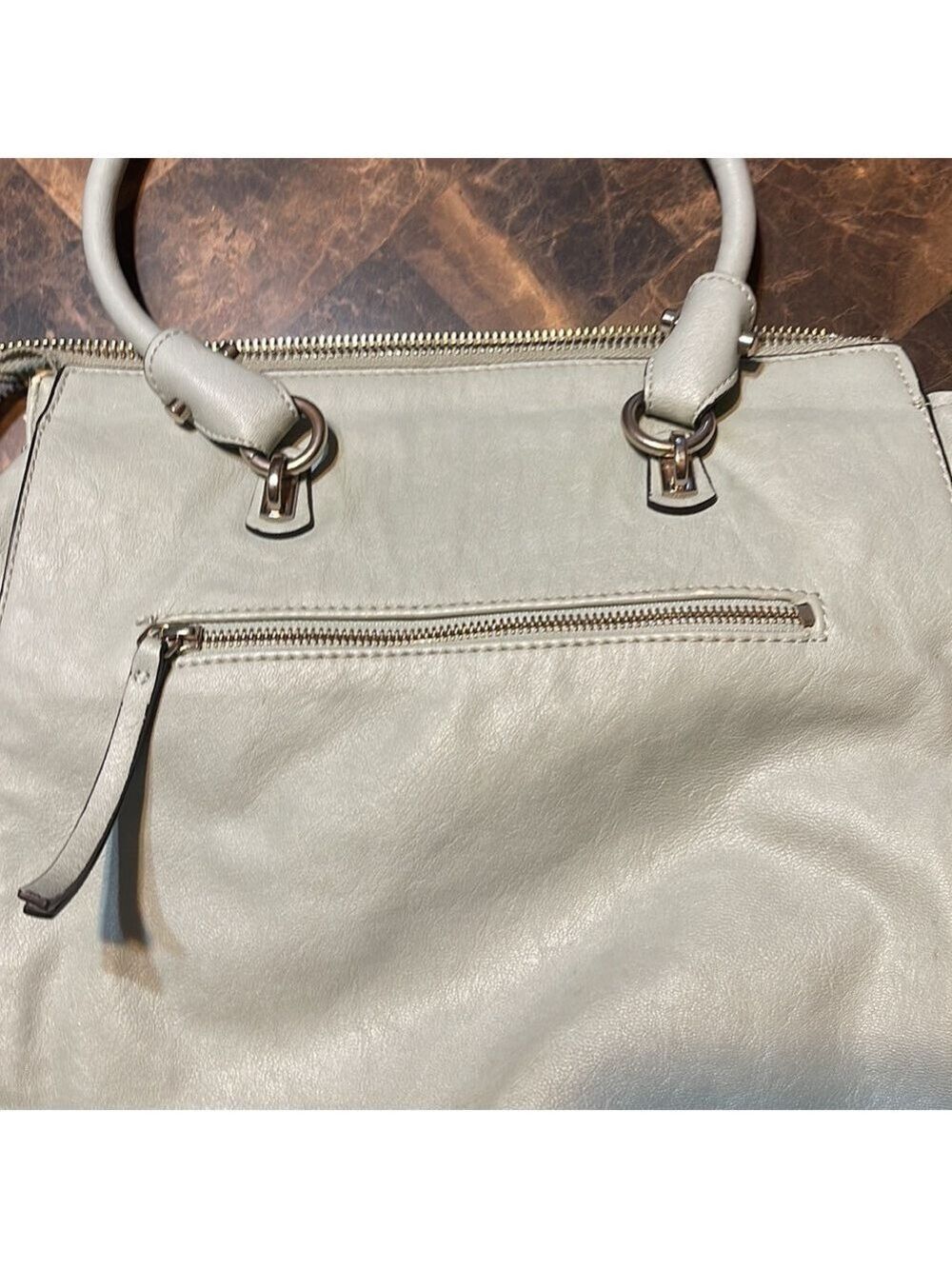 Guess Purse🥰🥰 - Picture 7 of 9